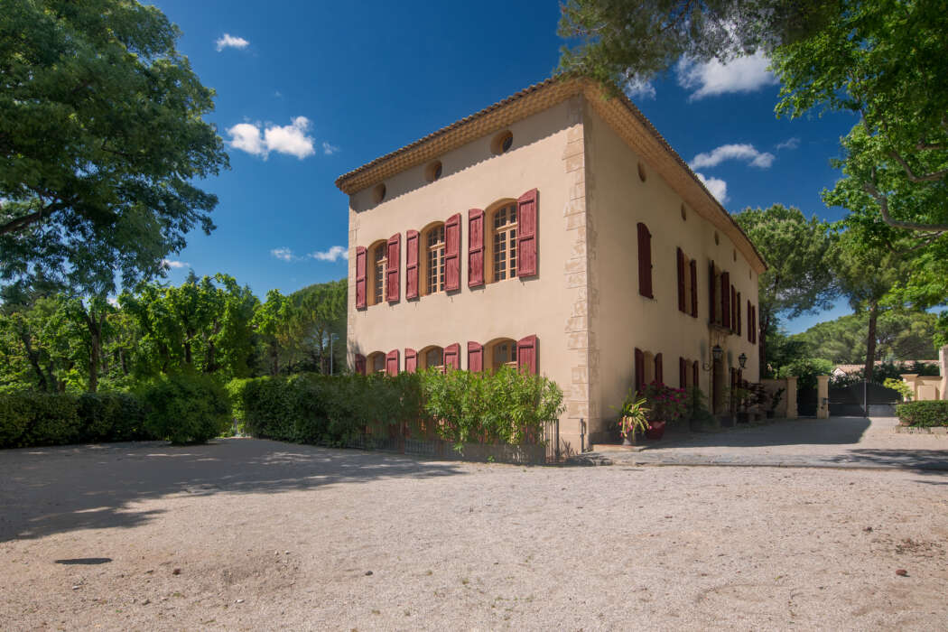 3 pièces à Aix en provence, jardin et piscine