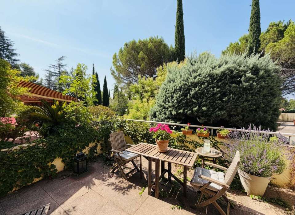 Superbe 2 pièces rénové avec grande terrasse
